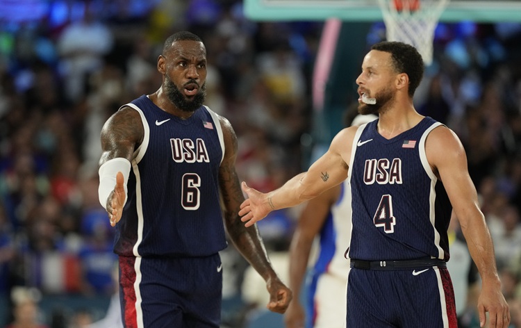 Stephen Curry(右)LeBron James(左)。圖片來源：達志影像