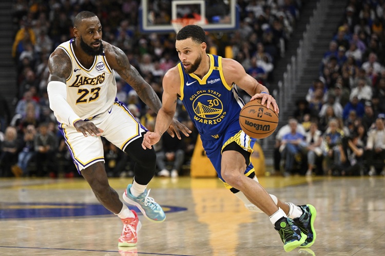 LeBron James(左)Stephen Curry(右)。圖片來源:達志影像
