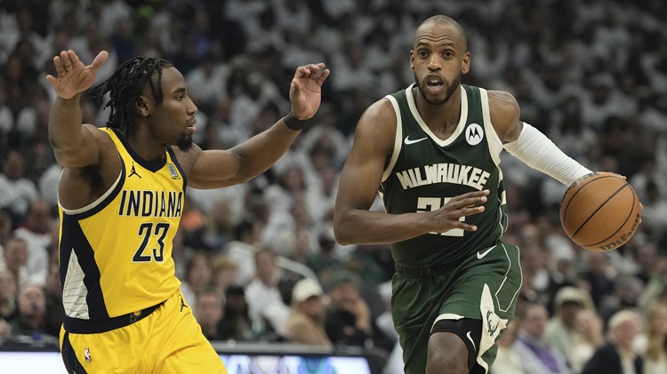 Khris Middleton(右)。圖片來源：達志影像