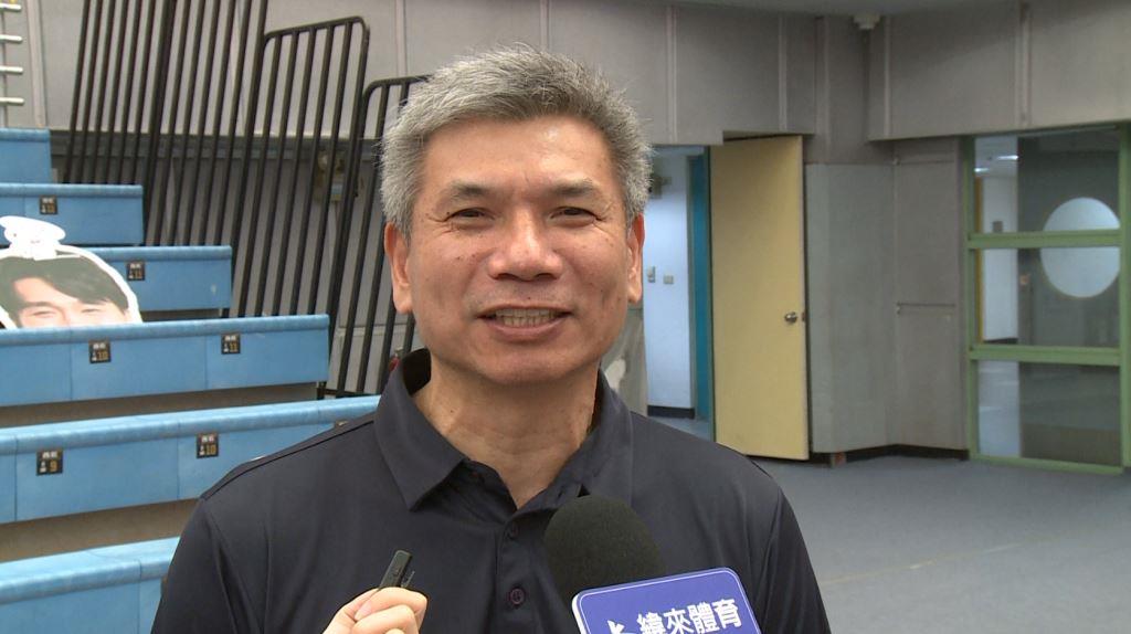 新北中信特攻總教練李逸驊。圖片來源：緯來體育台