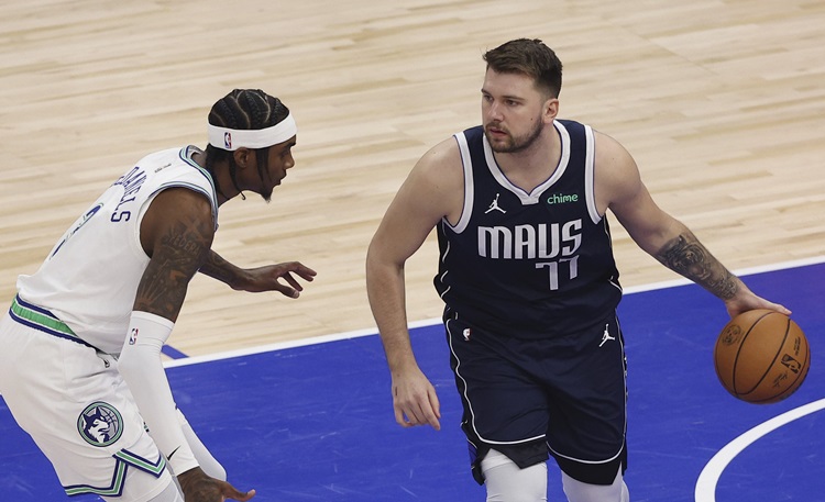 Luka Doncic(右)。圖片來源：達志影像