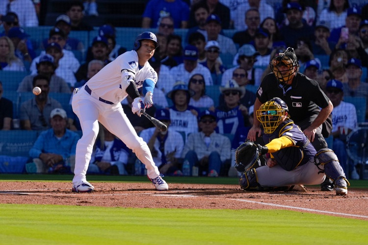 大谷翔平首打席3壘安打佐佐木朗希成功關門　道奇離世界大賽只差最後一步