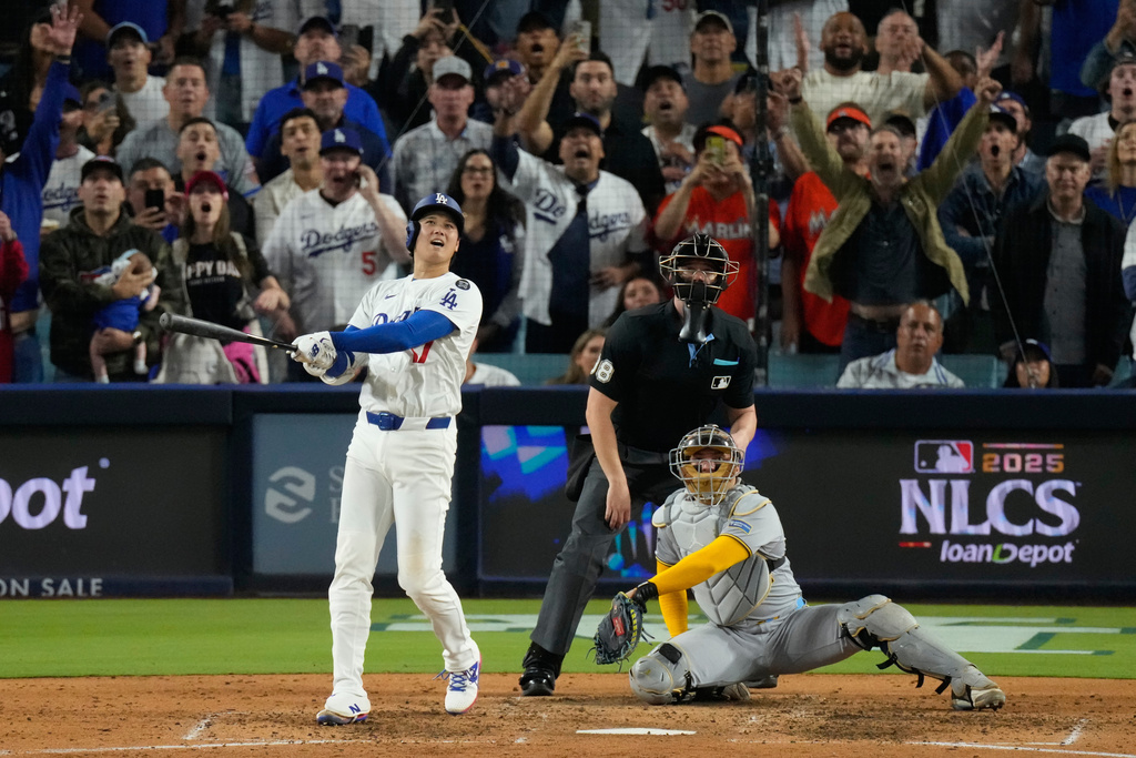 35歲球迷Flores聲稱撿到大谷「三響砲」紀念球,坦言想將它賣掉。圖片來源:達志影像