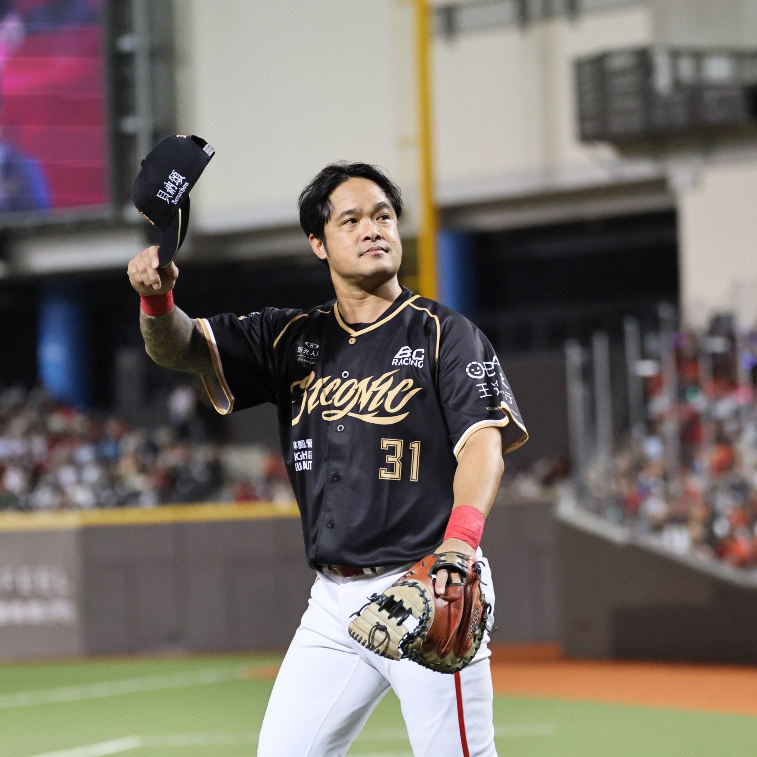 再創紀錄！ 林智勝引退賽8件實戰用品公益競標總額破118萬