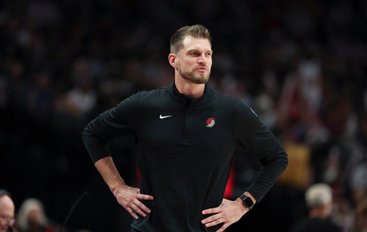 前總教練被補的拓荒者大勝勇士　Stephen Curry 35分無用
