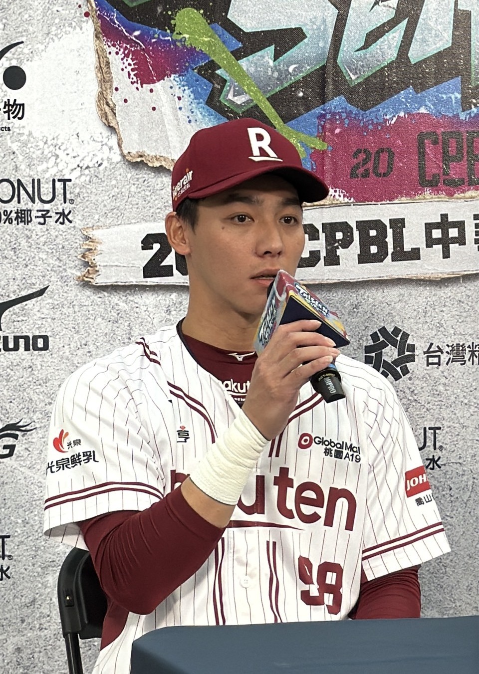 台灣大賽》陳晨威繞壘太興奮「胡言亂語」 敲致勝全壘打感覺有點像12強