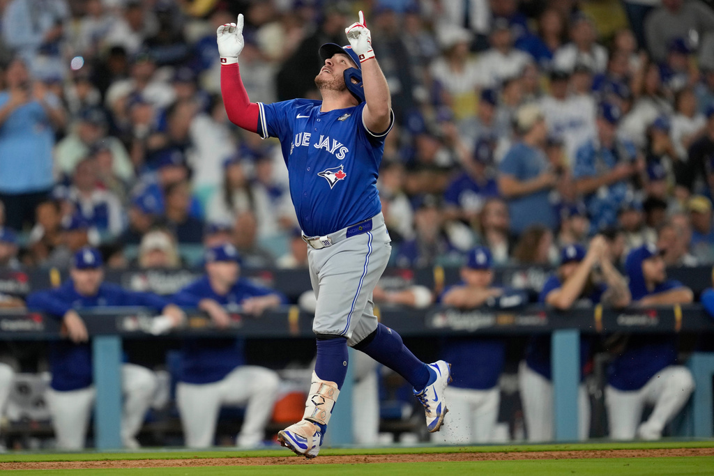 Kirk 4上轟驚天逆轉三分砲,助藍鳥反以4比2領先。圖片來源:達志影像