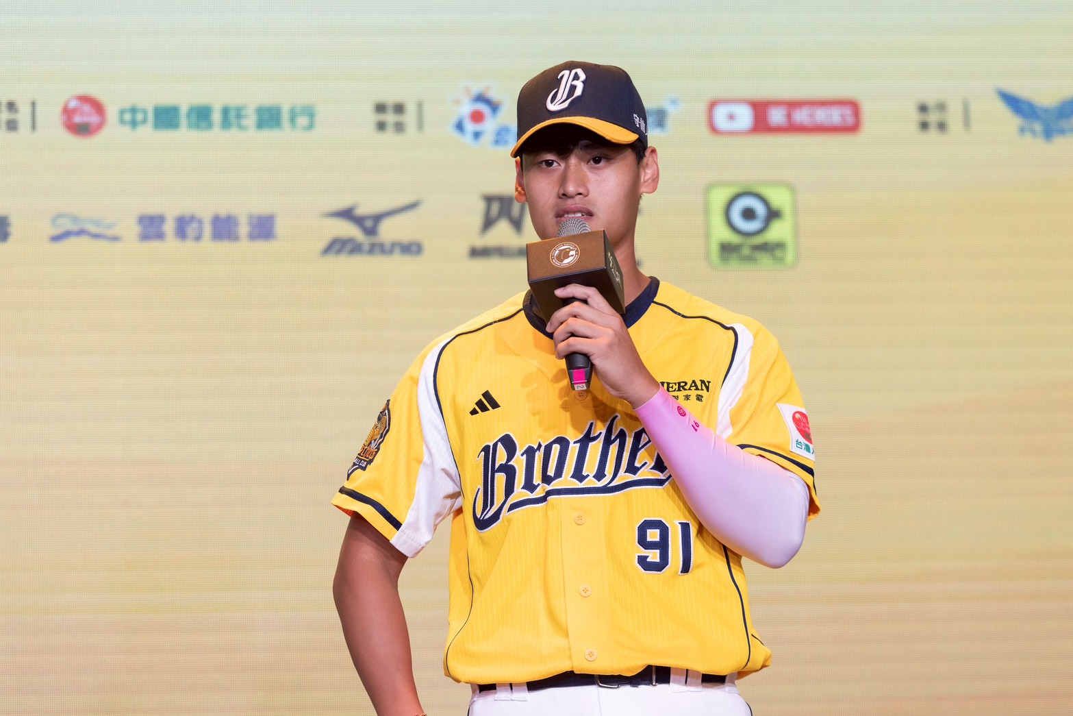第十三屆中信盃黑豹旗記者會暨抽籤大會今（5）日舉行，「黑豹大學長」中信兄弟棒球隊球員張祖恩特別出席活