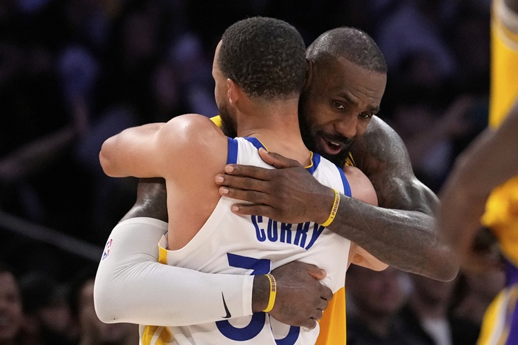 LeBron James(右)。圖片來源：達志影像