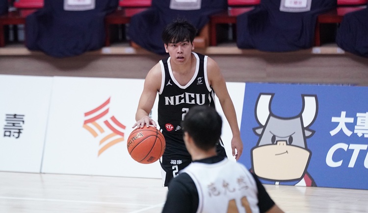 徐得祈(後)。圖片來源：大專體總