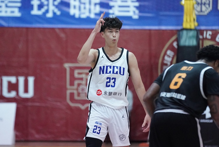 吳志鍇(左)。圖片來源：大專體總