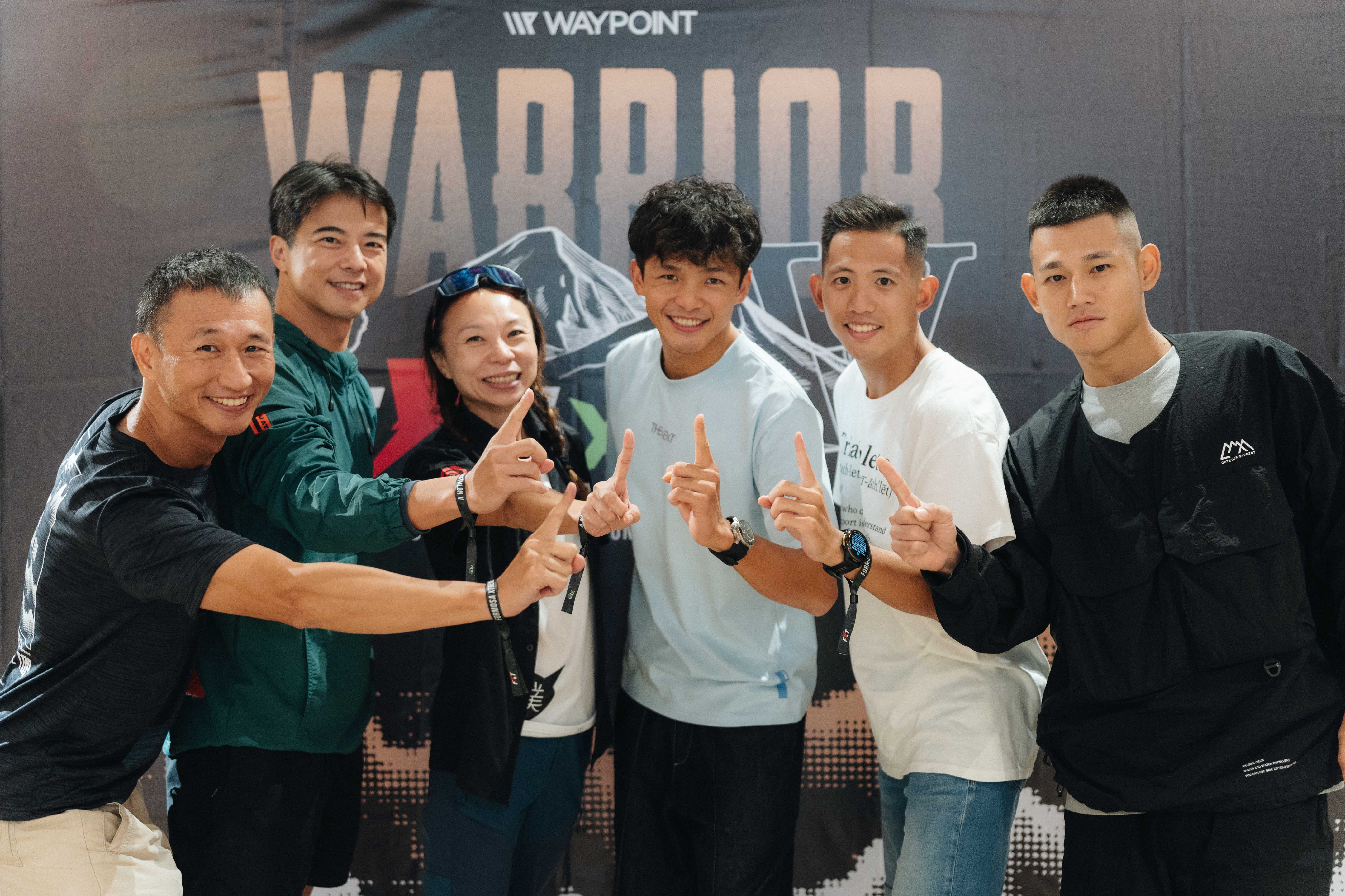 Tyson 在風雨與低溫中穩定推進 並與五位學員共同完賽 展現選手與教練雙重身分的象徵意義。