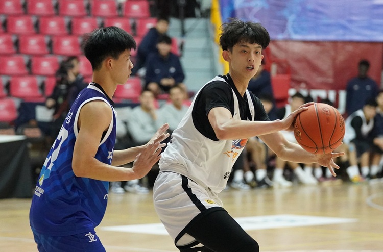 UBA》198公分長人戴辰諺轉學求發展　黎明大勝中原2連勝