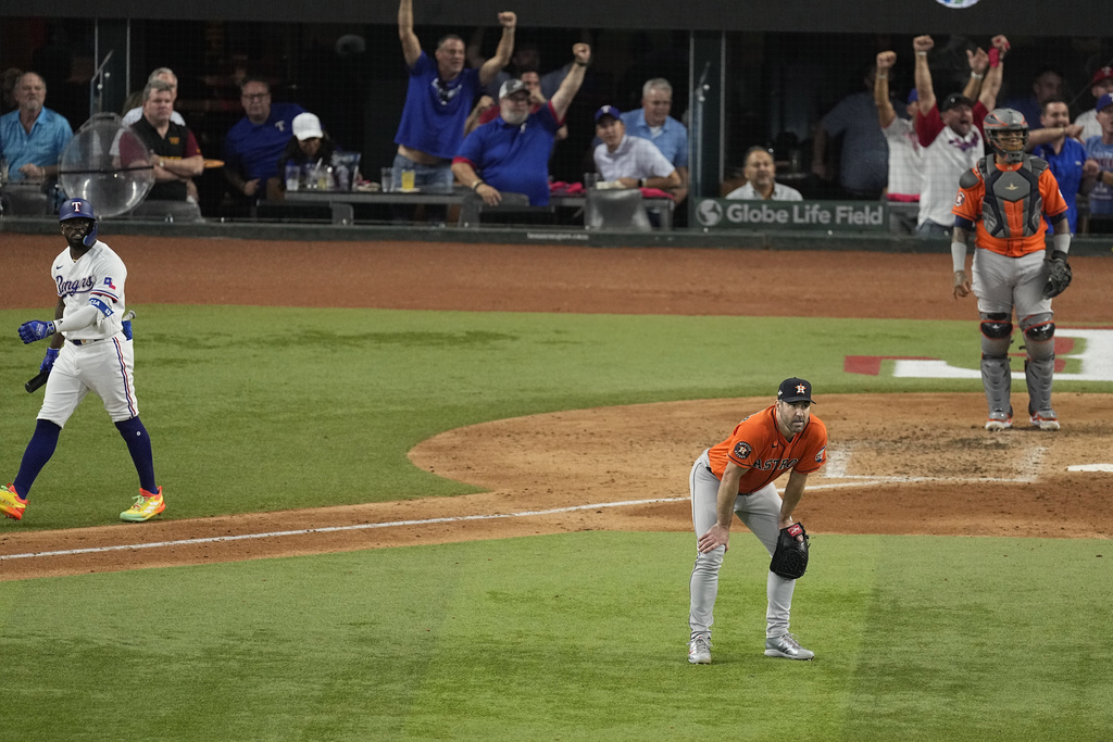 2023年美聯冠軍系列賽G5,García敲全壘打後目送球飛出場令太空人不滿。圖片來源:達志影像資料照