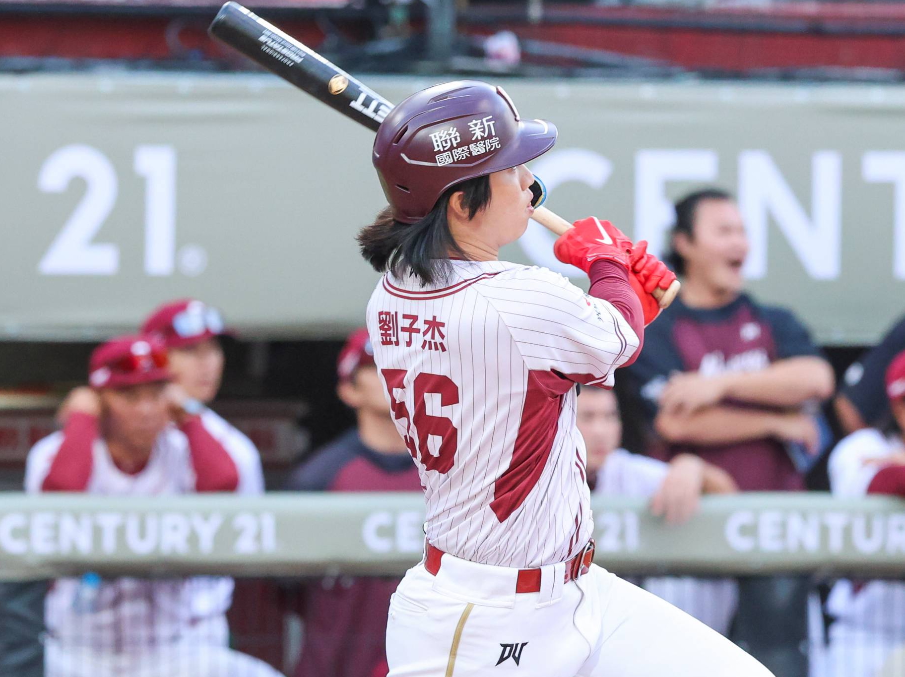 中職》本季在二軍49場0轟！劉子杰代打敲驚天超前兩分砲 讓巫師總教練都印象深刻