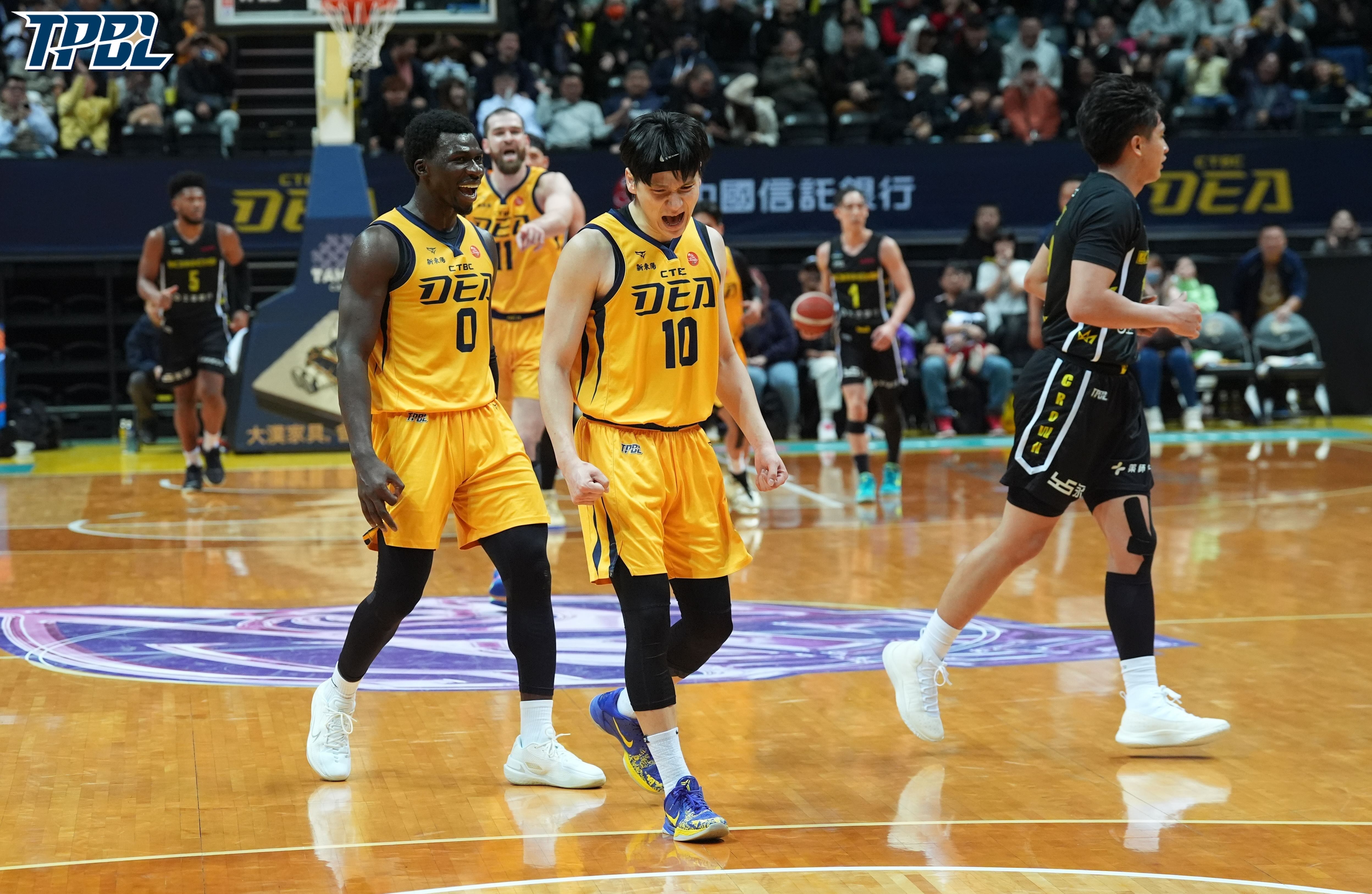 謝亞軒投進關鍵三分後振奮怒吼。圖片來源:TPBL提供