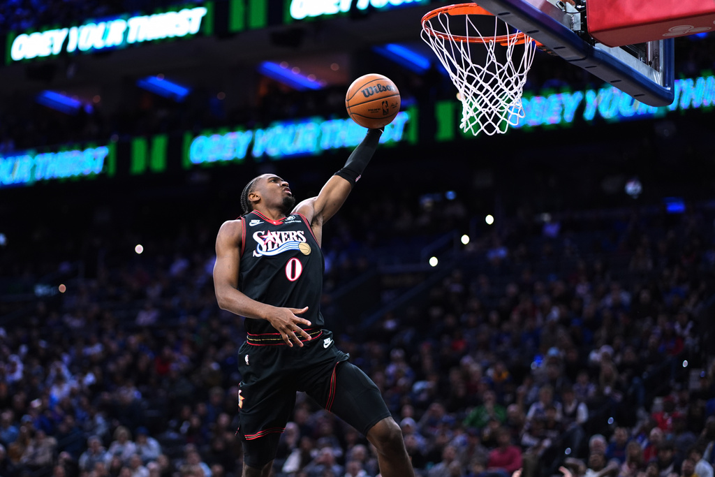 快訊》Maxey半場狂飆18分！七六人56比34戰領先勇士