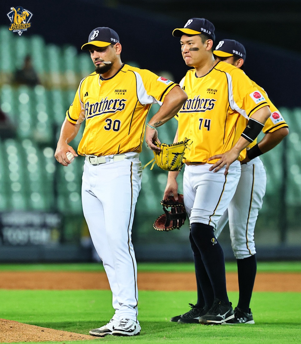 勝騎士傷退。圖片來源：中信兄弟提供