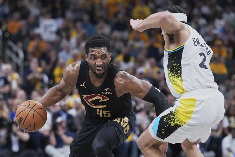 Donovan Mitchell(左)。圖片來源：達志影像