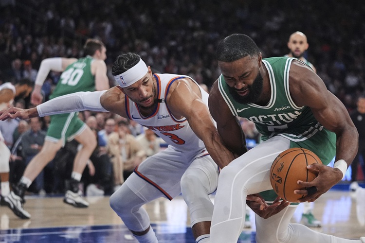 Josh Hart(左)Jaylen Brown(右)。圖片來源：達志影像