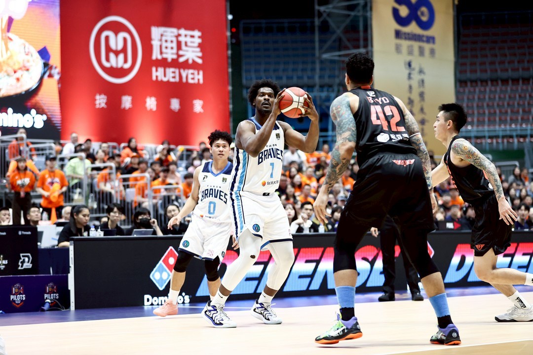 沃特斯決勝節狂飆15分，助勇士上演大逆轉冠軍賽系列賽「聽牌」。圖片來源：勇士