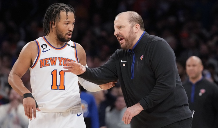 Jalen Brunson(左)Tom Thibodeau(右)。圖片來源：達志影像