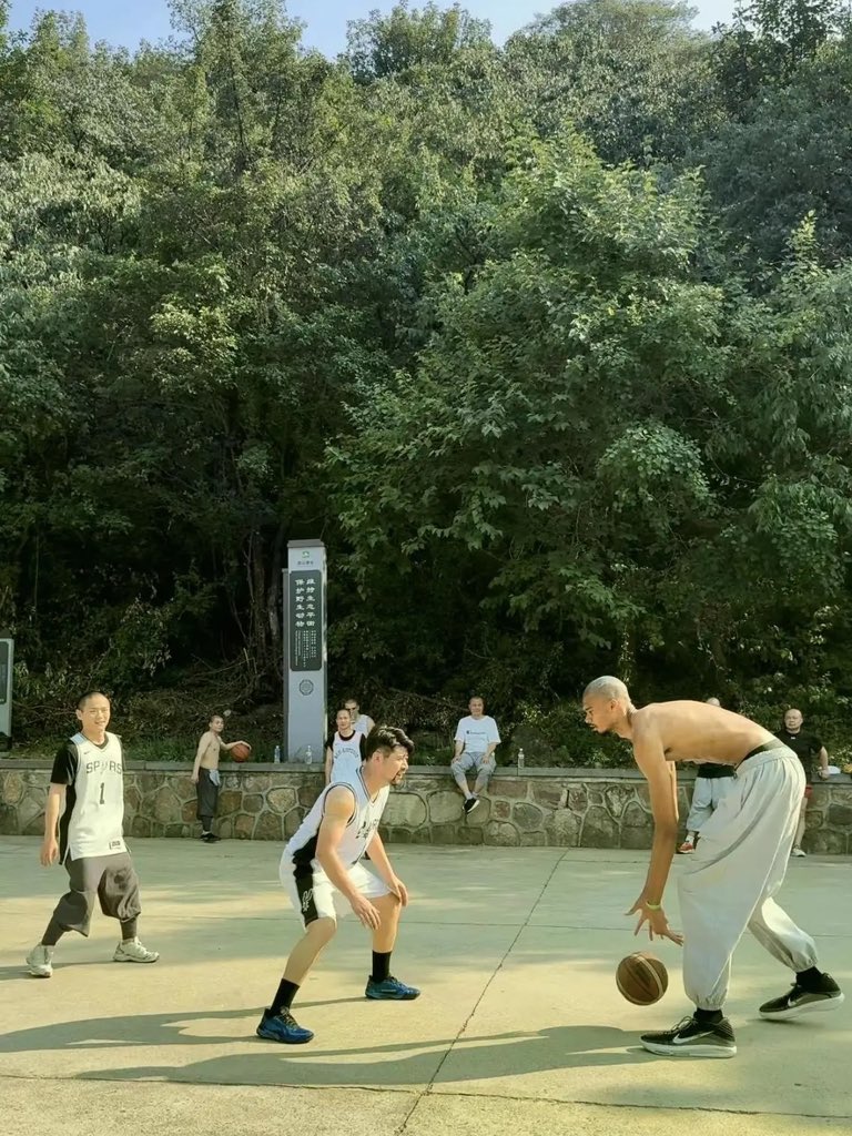 Wembanyama修行中。圖片來源： EnmingHuang X