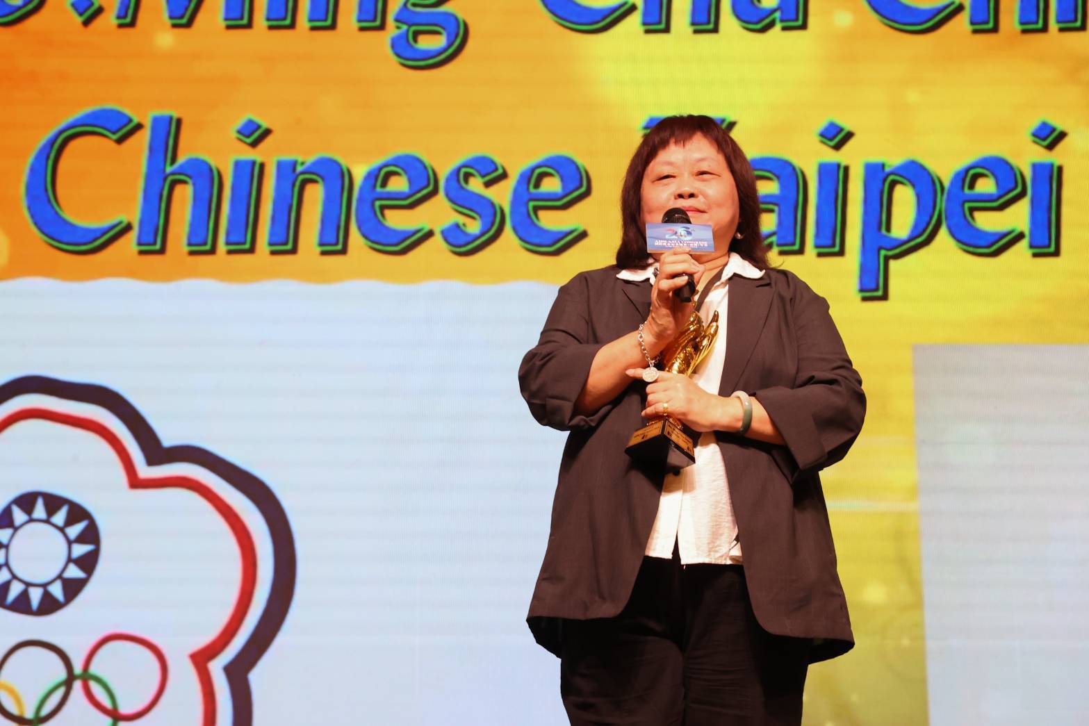 中華民國體育運動記者協會榮譽理事長簡明珠獲頒亞洲體記傳奇貢獻獎。圖片來源：中華民國體育運動記者協會
