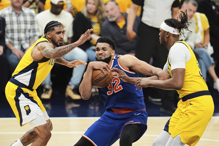 Karl-Anthony Towns(中)。圖片來源：達志影像