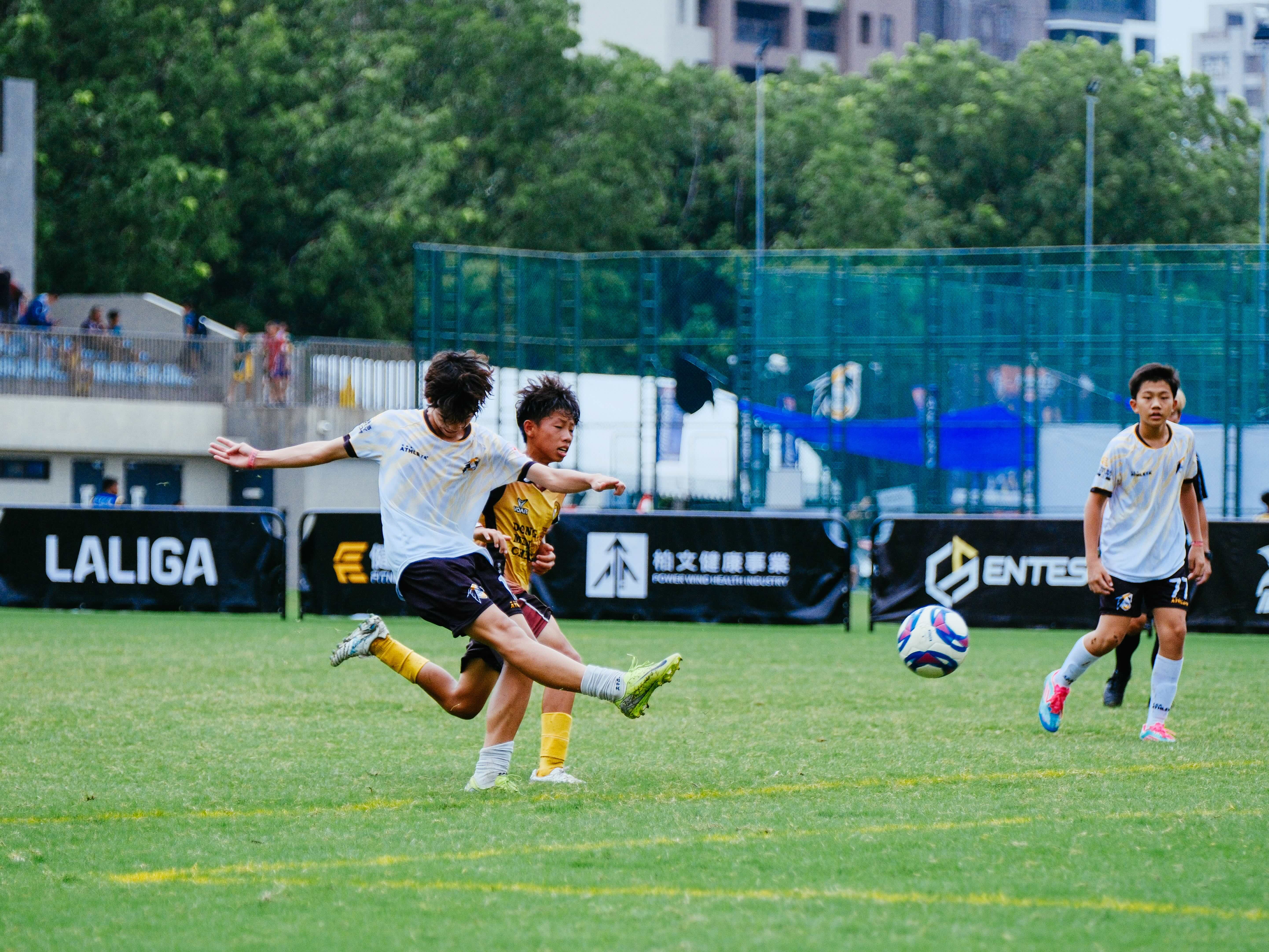 足球》U13高雄Attackers 狂轟10球大勝東門！陳柏諺展現成熟視野