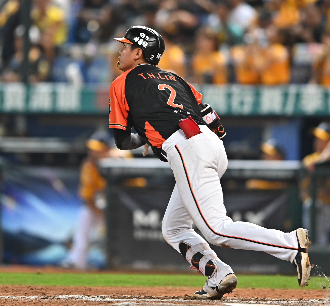 林子豪揮出致勝兩分砲，獲選單場MVP。圖片來源：統一獅提供