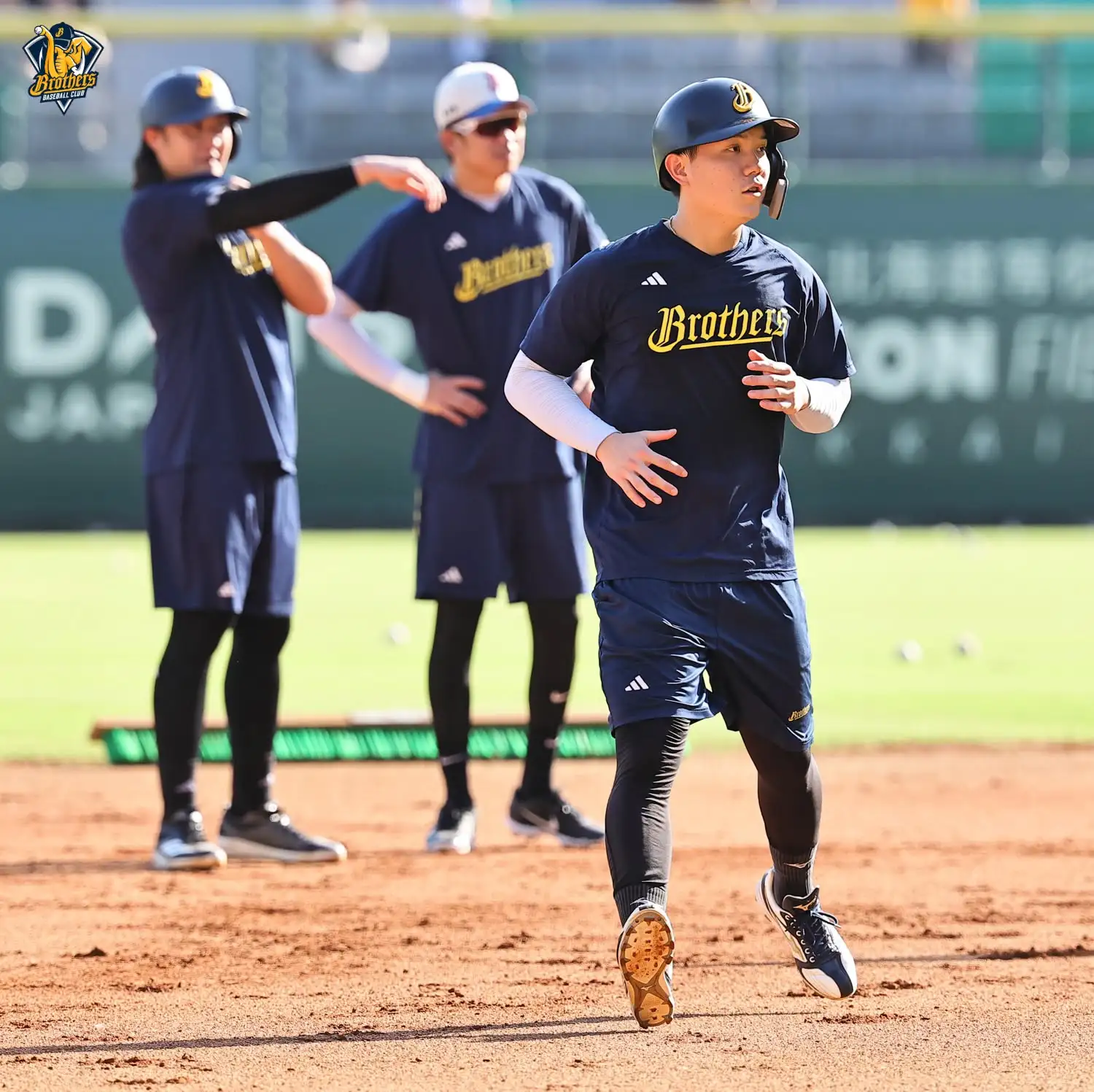 江坤宇賽前練習。中信兄弟粉絲團