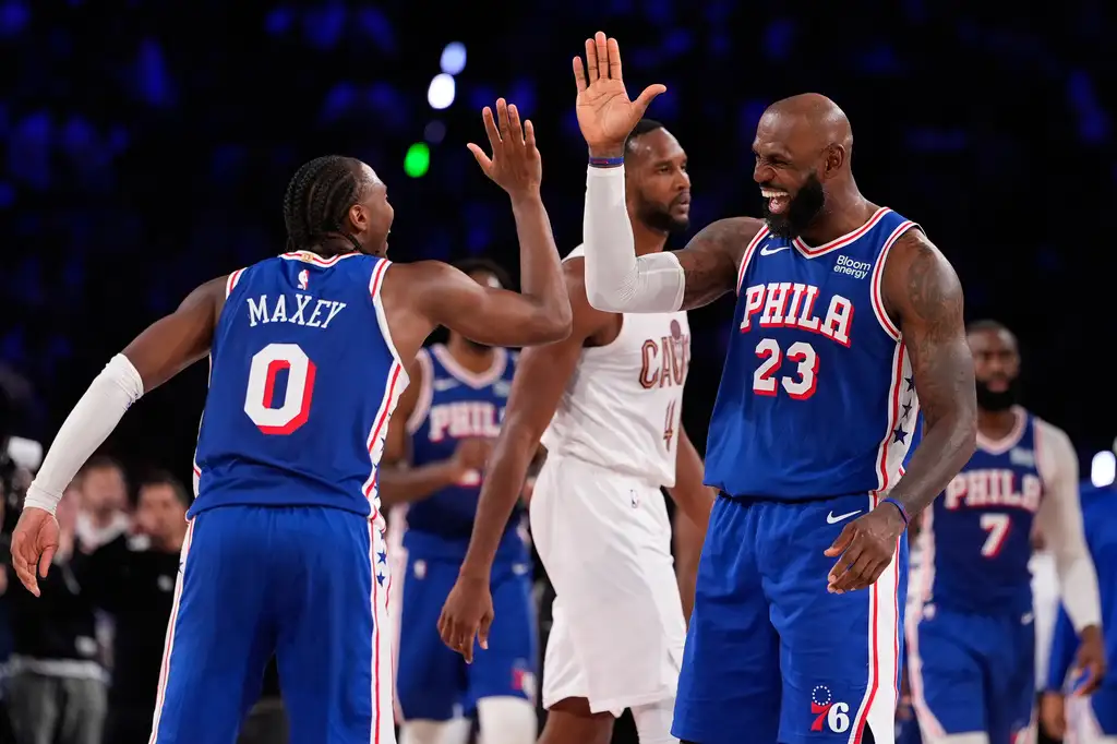 LeBron James(右)。圖片來源:達志影像