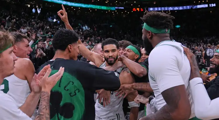 Jayson Tatum(中)。圖片來源：達志影像