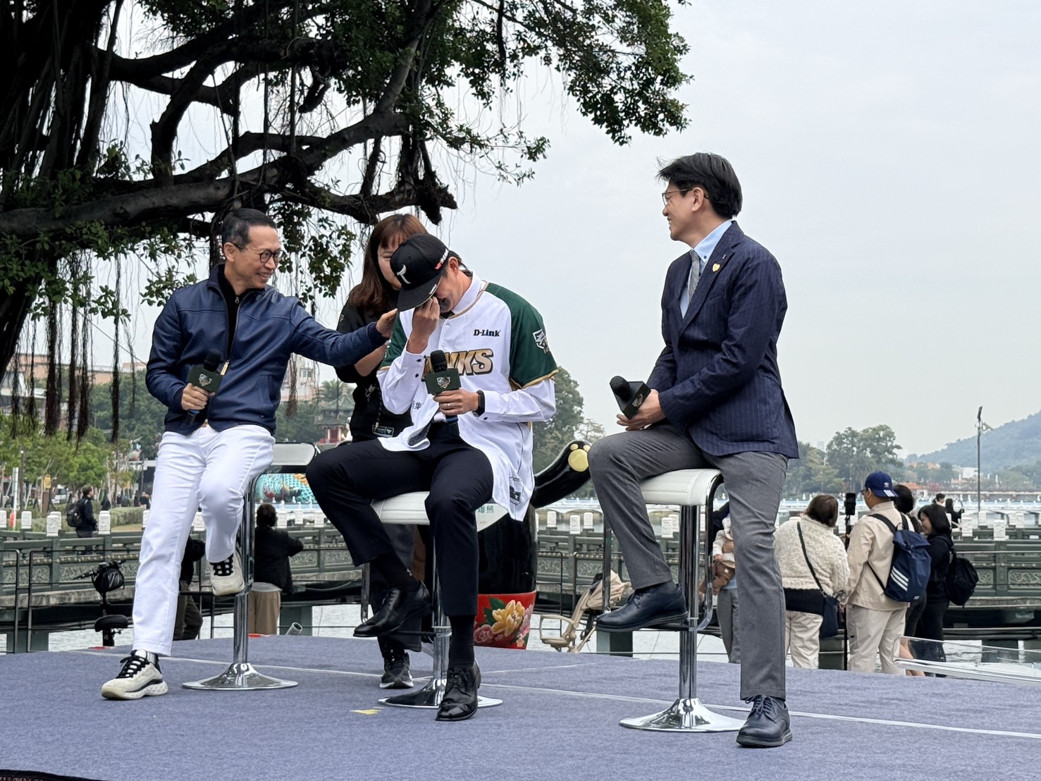 黃子鵬感性感謝球團讓他「回鄉打球」。圖片來源：徐靖揚/攝