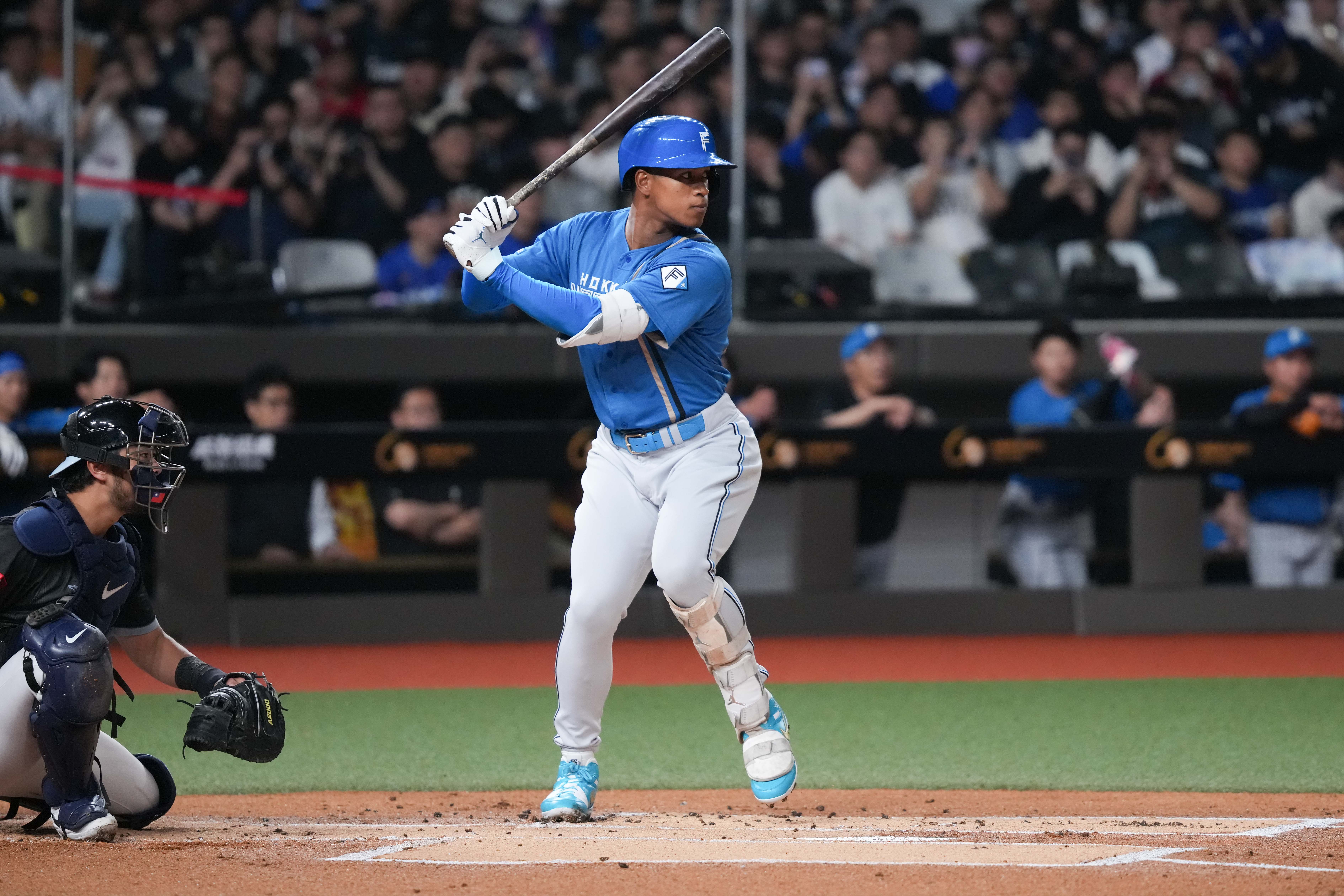 萬波中正趁亂告白陳傑憲。圖片來源:挺悍行銷提供