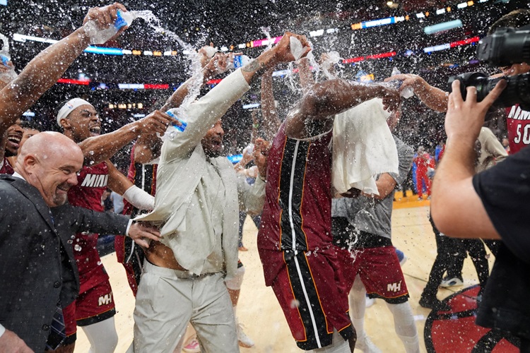 Bam Adebayo(中)。圖片來源：達志影像