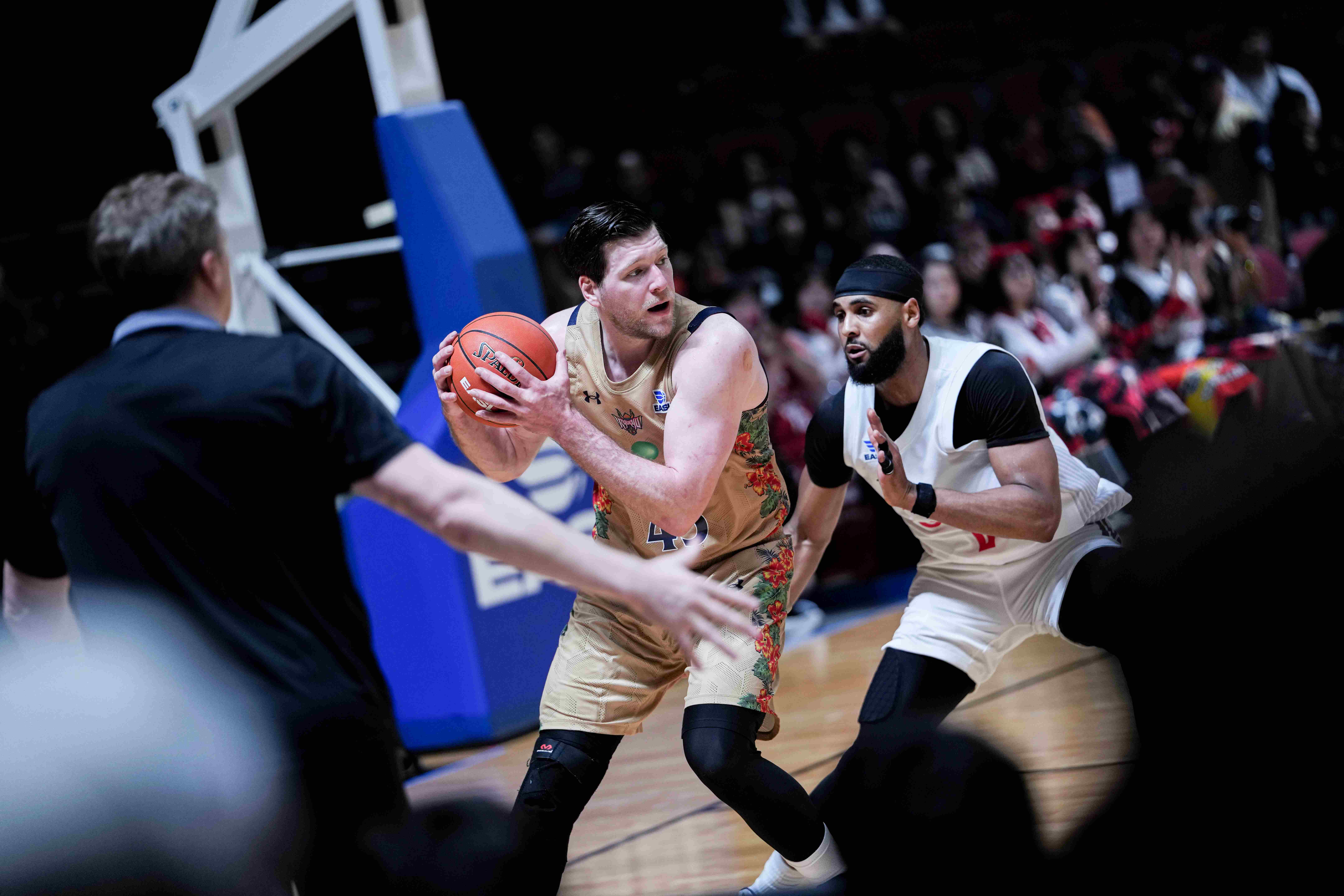 Jack Cooley、Brandon Davies。圖片來源:EASL