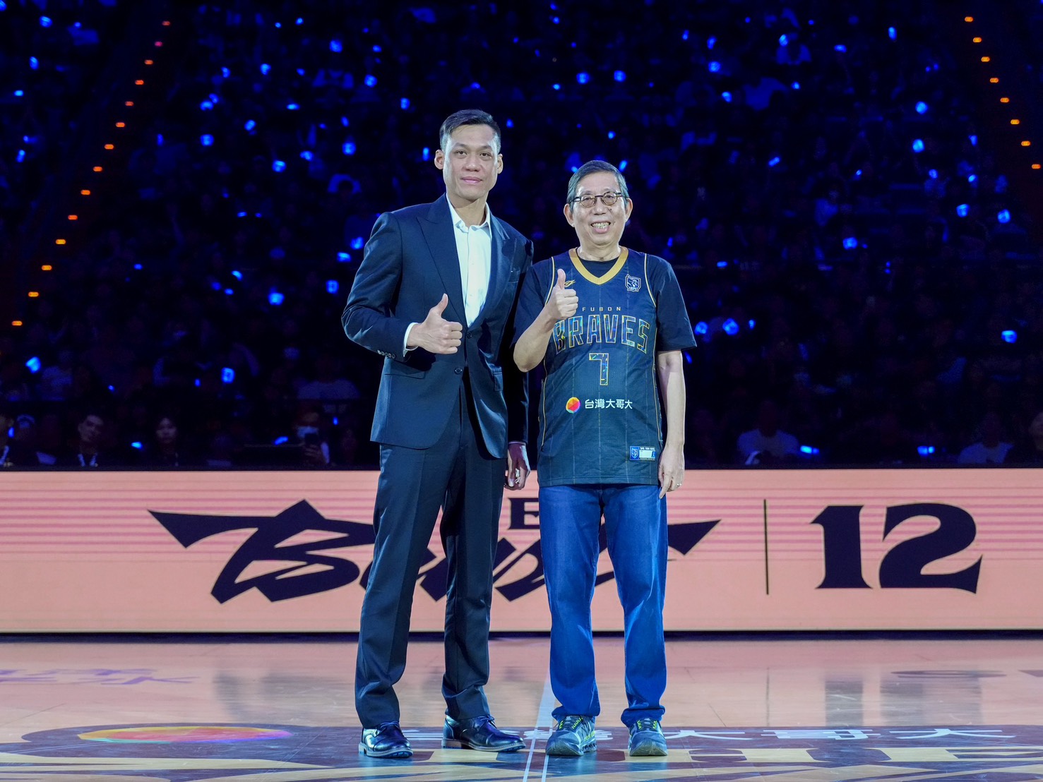 林志傑與富邦「二董」蔡明興。圖片來源：富邦勇士提供