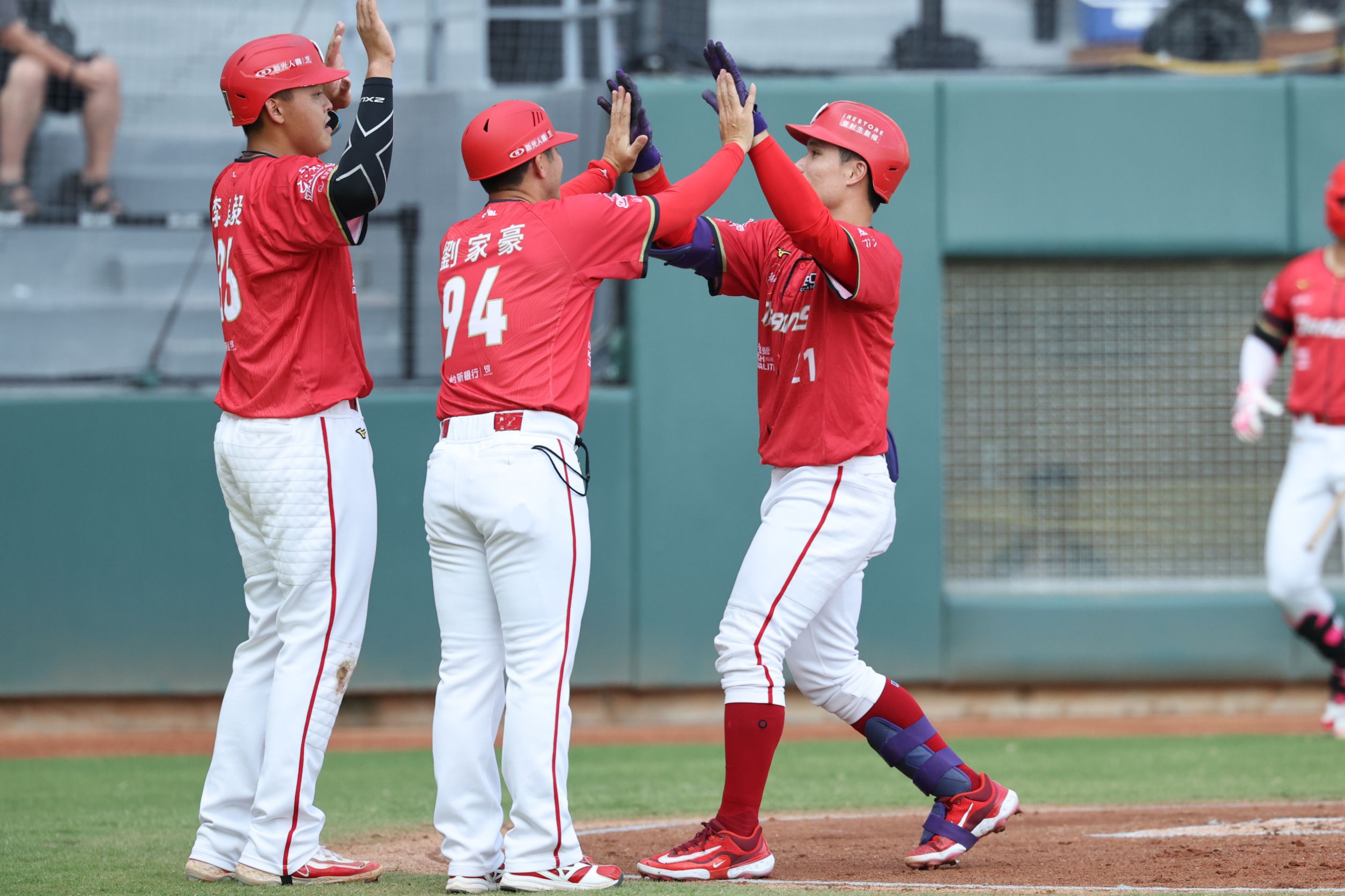 圖片來源:味全龍