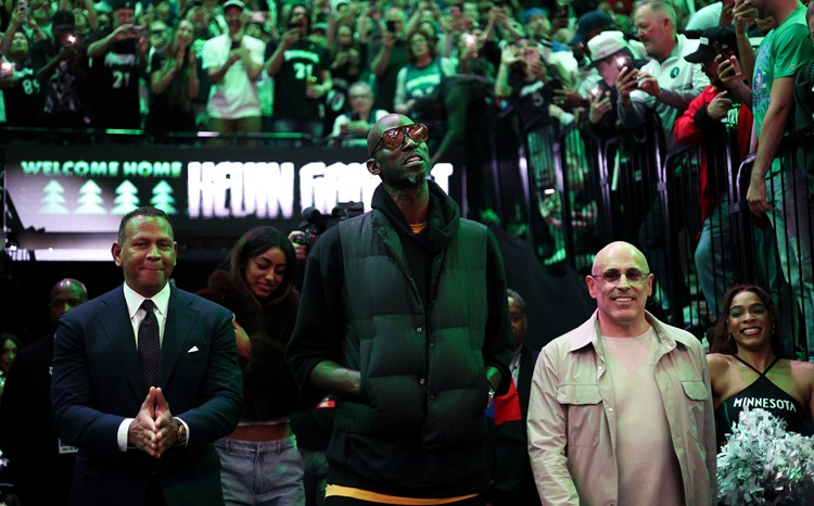 Kevin Garnett(中)。圖片來源：達志影像