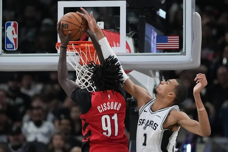 Victor Wembanyama(右)。圖片來源：達志影像