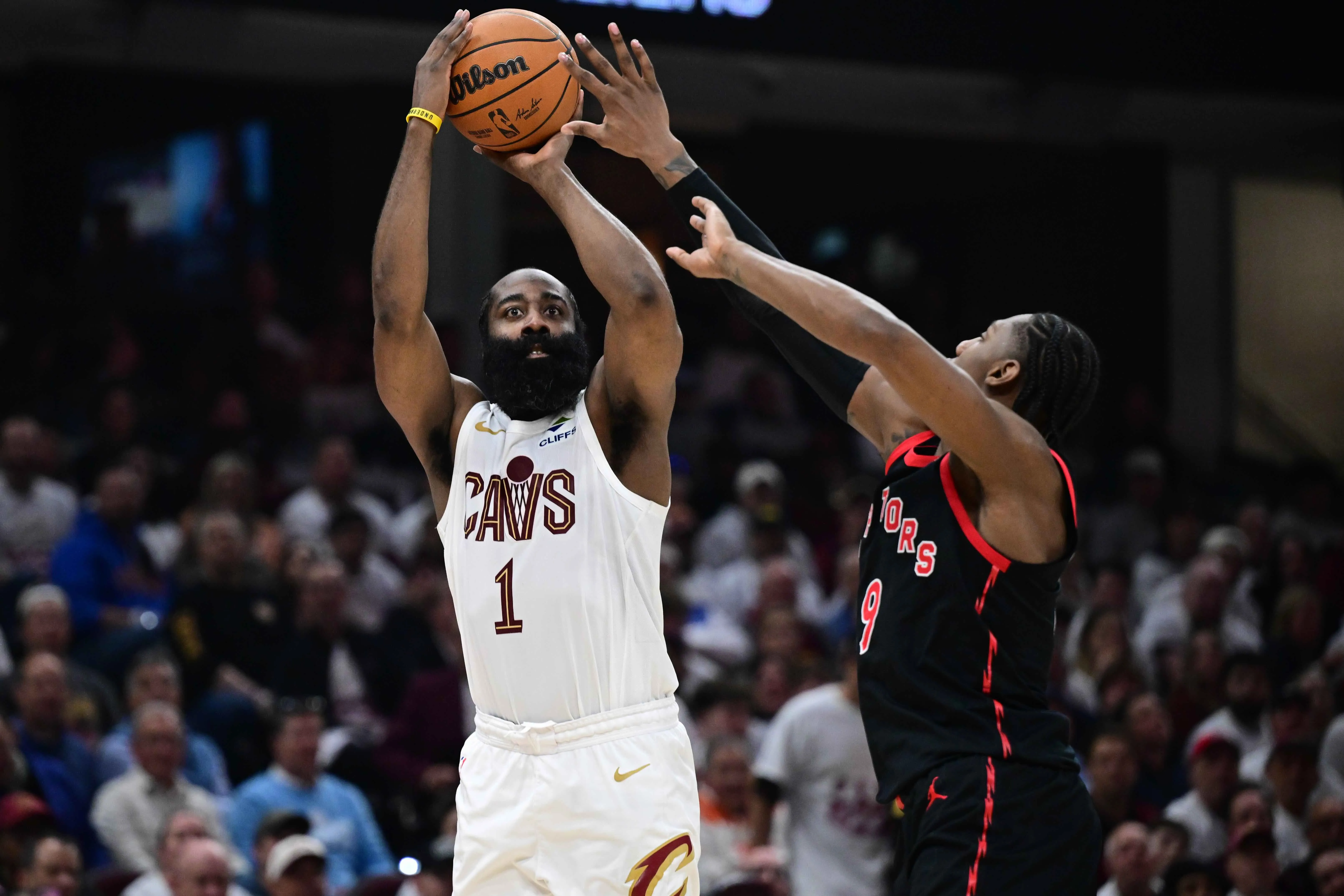 RJ Barrett（圖右）與James Harden之間產生火藥味。圖片來源：達志影像