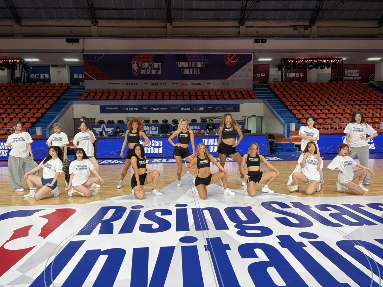 宇宙啦啦隊 X 太陽啦啦隊。圖片來源：記者吳嘉倪／攝