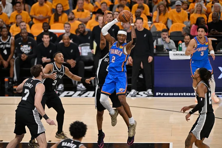 Shai Gilgeous-Alexander(中)。圖片來源：達志影像