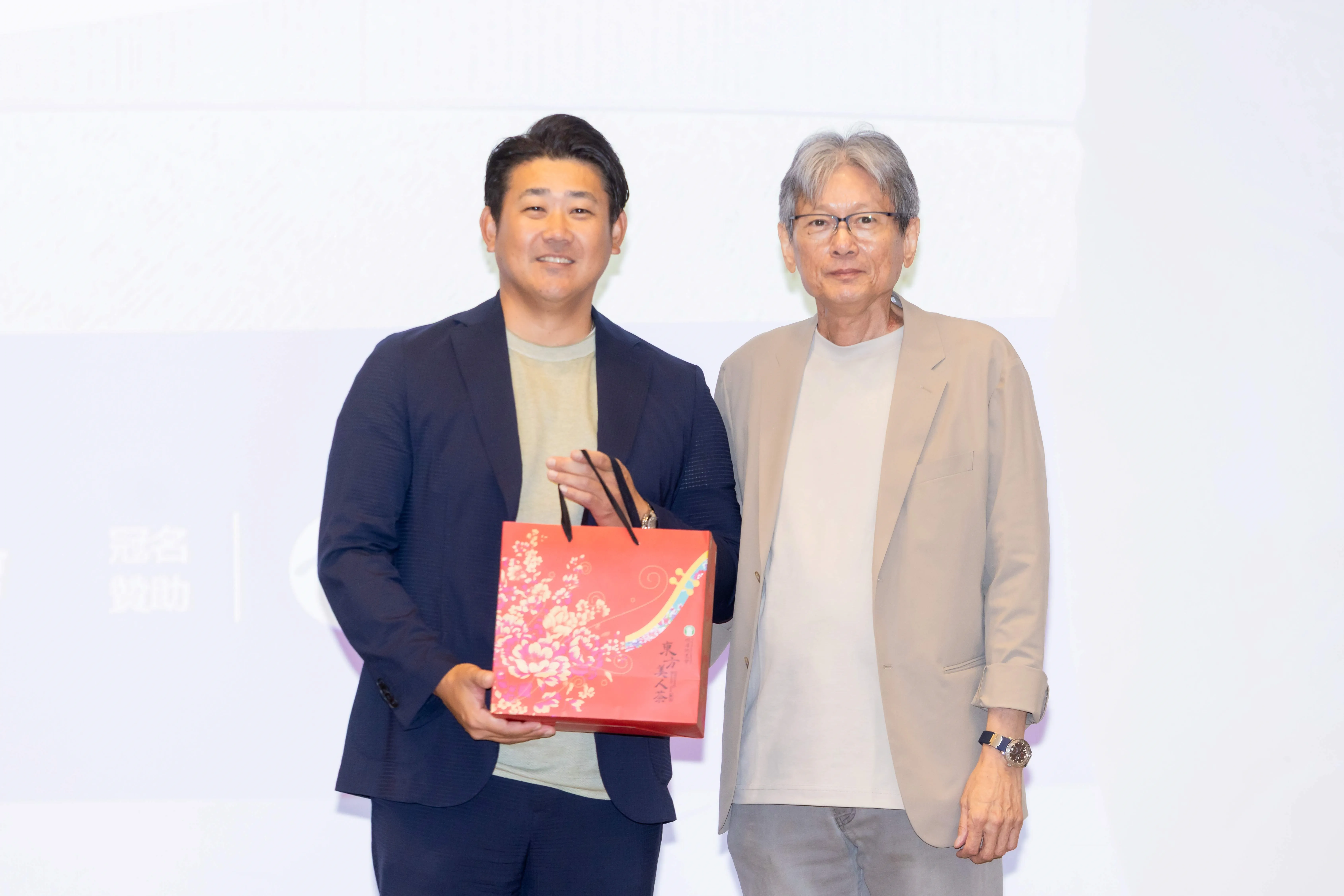 松坂大輔與郭泰源。圖片來源:棒協提供