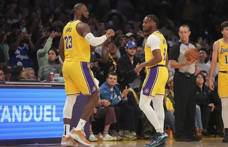 Bronny(右)LeBron James(左)。圖片來源:達志影像