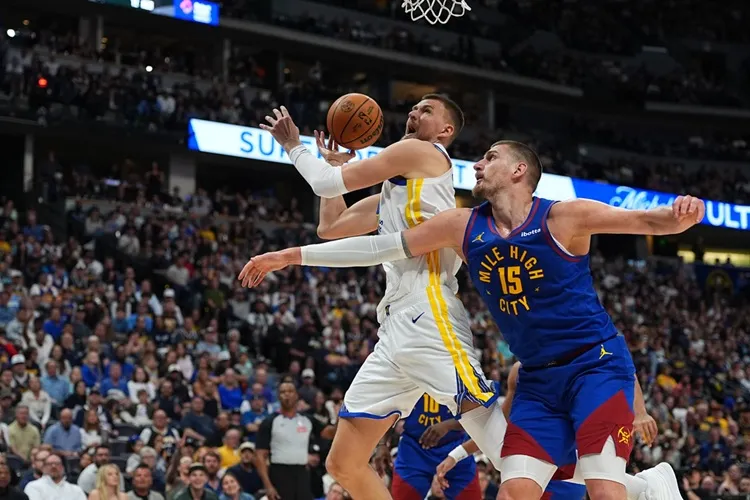 Kristaps Porzingis(左)。圖片來源:達志影像
