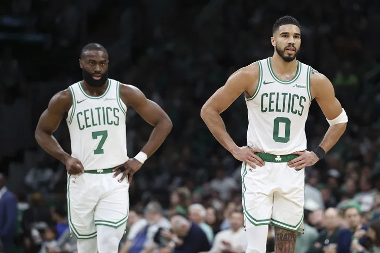 Jayson Tatum(右)Jaylen Brown(左)。圖片來源：達志影像