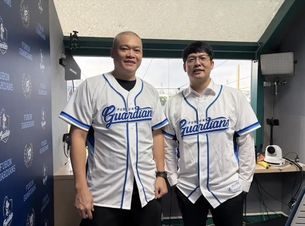 球評潘忠韋與主播張立群。圖片來源:緯來體育台